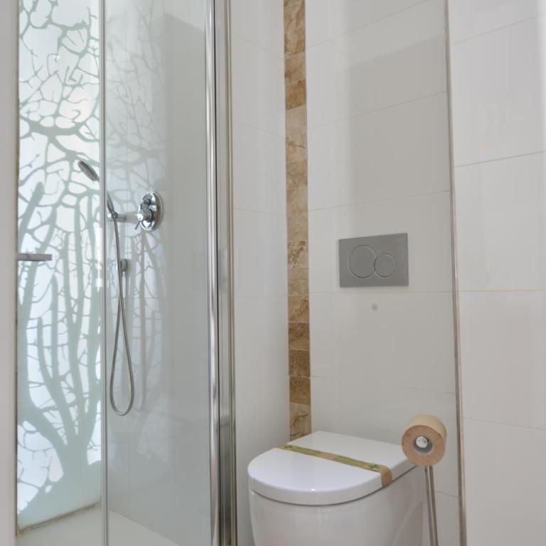 Beachfront Luxury Apartments by NRAS - Apartamento de 2 dormitorios con balcón - 11