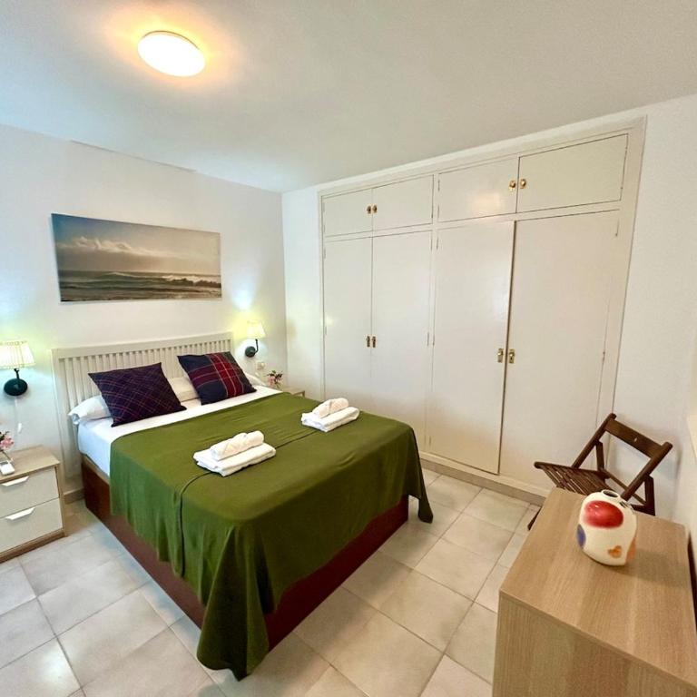 GATU Magavi Playa parking piscinas terraza "preferente para mayores de 21 años y familias" - Apartamento de 2 dormitorios con vistas parciales al océano - 12