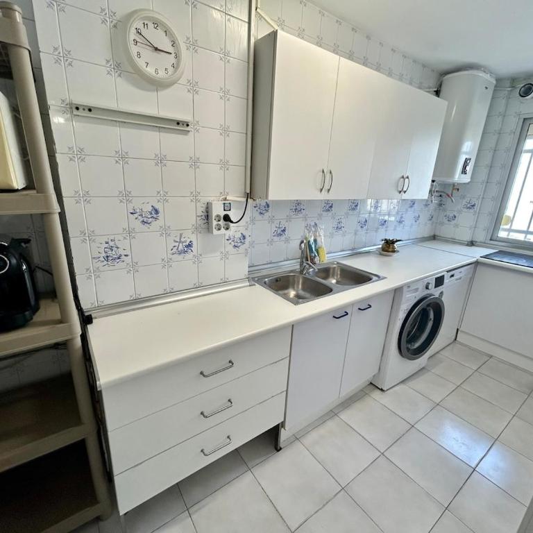 GATU Magavi Playa parking piscinas terraza "preferente para mayores de 21 años y familias" - Apartamento de 2 dormitorios con vistas parciales al océano - 17