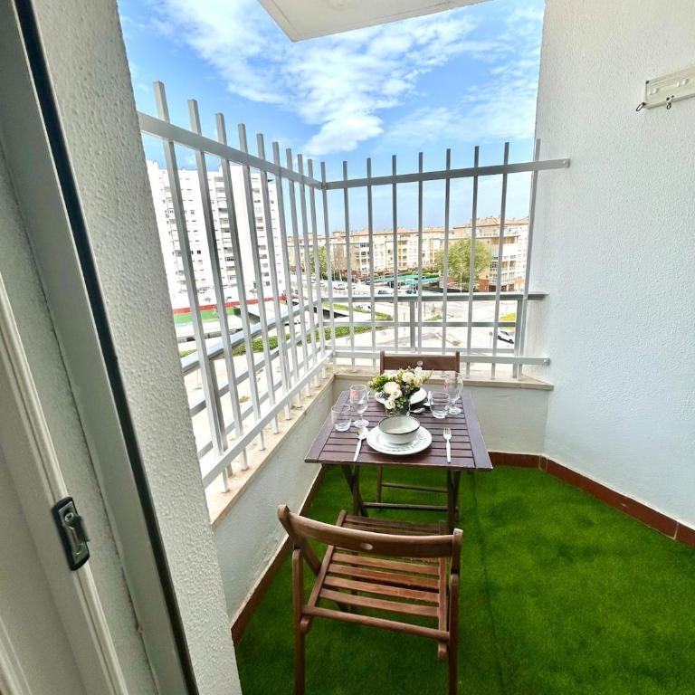 GATU Magavi Playa parking piscinas terraza "preferente para mayores de 21 años y familias" - Apartamento de 2 dormitorios con vistas parciales al océano - 21