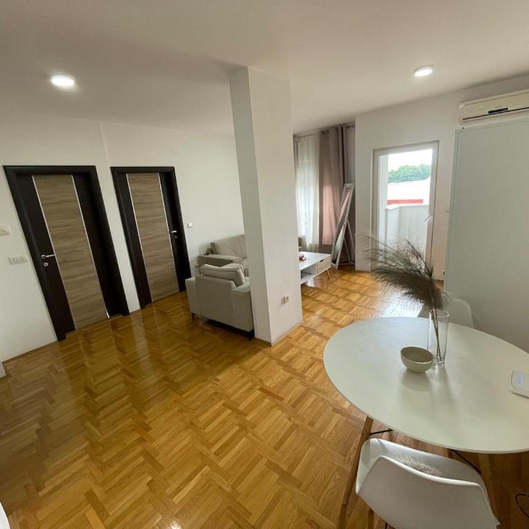 Apartment in Kragujevac - One-Bedroom Apartment - 2