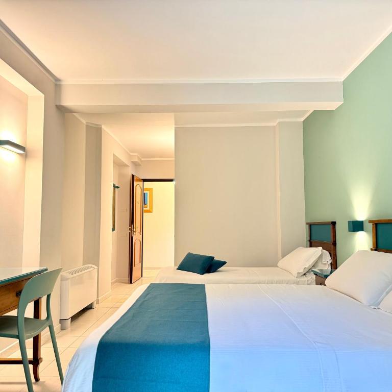Hotel Panoramic - Camera Tripla Comfort - 4