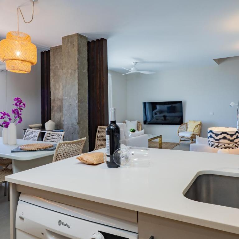 Espectacular Ático de 5 niveles en Puerto de Cabopino - Apartamento - 18