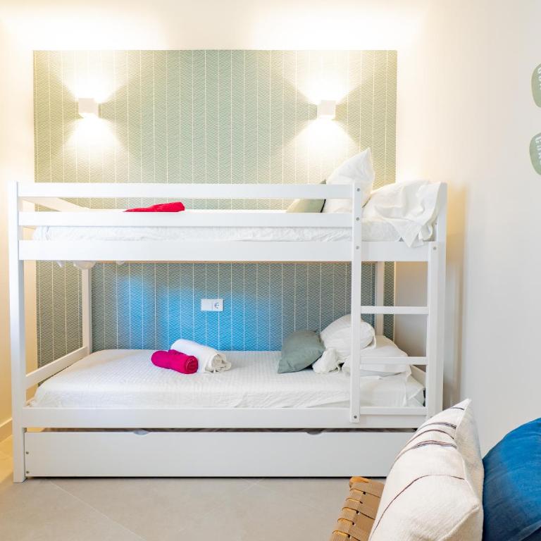 Espectacular Ático de 5 niveles en Puerto de Cabopino - Apartamento - 26