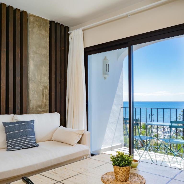 Espectacular Ático de 5 niveles en Puerto de Cabopino - Apartamento - 47