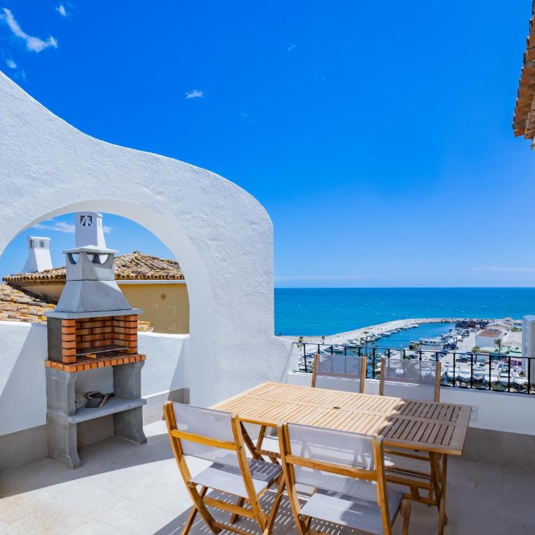 Espectacular Ático de 5 niveles en Puerto de Cabopino - Apartamento - 1