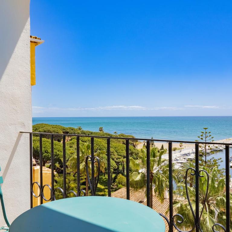 Espectacular Ático de 5 niveles en Puerto de Cabopino - Apartamento - 53