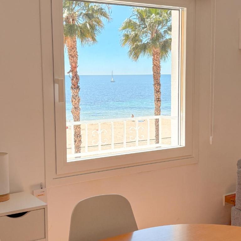 Encantador Apartamento en Primera Línea de Playa - Two-Bedroom Apartment - 2