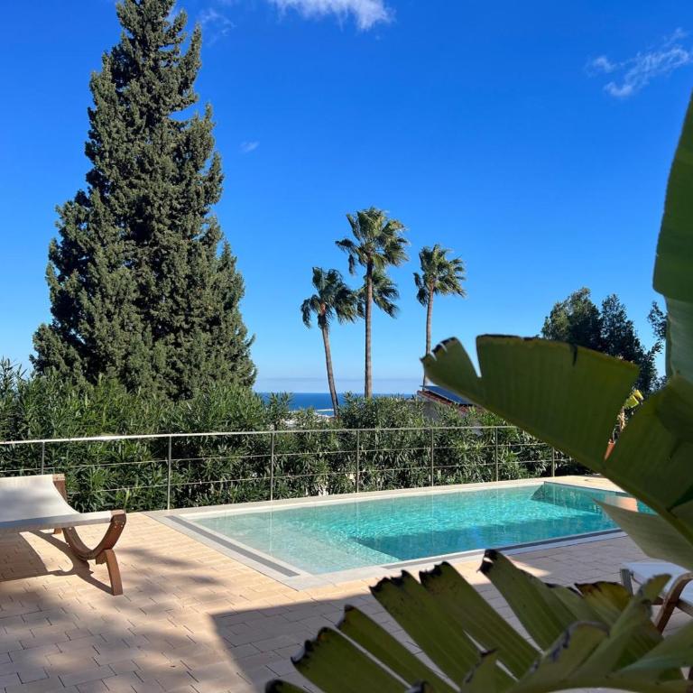 House with swimming pool and amazing sea and mountain views in Montgó, Denia - Casa con 1 dormitorio - 4