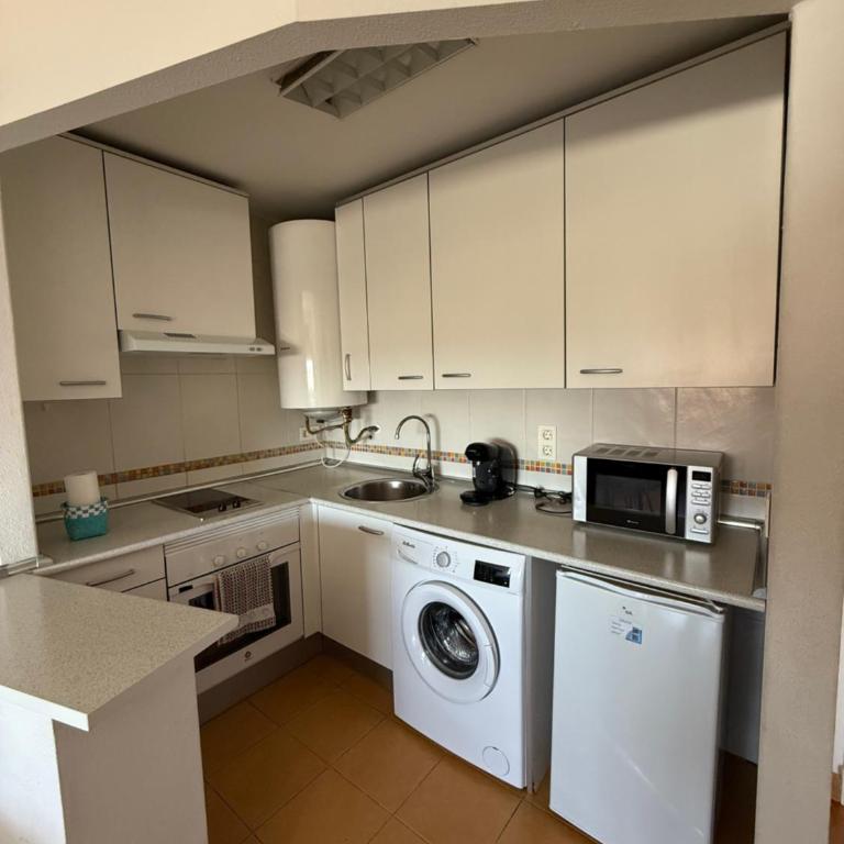 Cálido apartamento con PISCINA y garaje - Apartamento de 1 dormitorio - 4