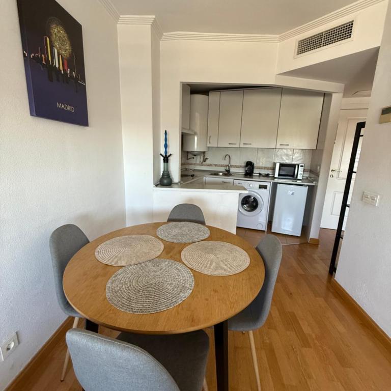 Cálido apartamento con PISCINA y garaje - Apartamento de 1 dormitorio - 7