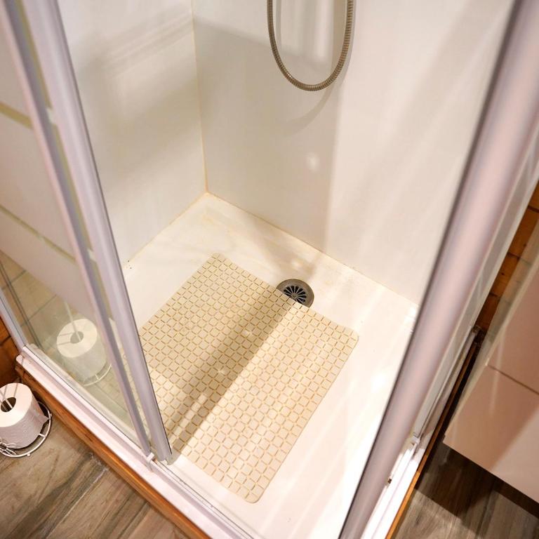 Caseta de fusta - One-Bedroom House - 12