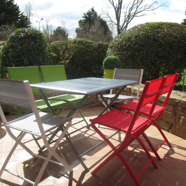 Appartement rénové 1 chambre ,rez de jardin,belle terrasse,proche plages,Carnac 2025-00427 - Appartement 2 Chambres - 1