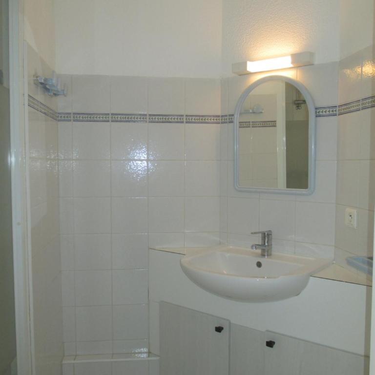 Appartement rénové 1 chambre ,rez de jardin,belle terrasse,proche plages,Carnac 2025-00427 - Appartement 2 Chambres - 5