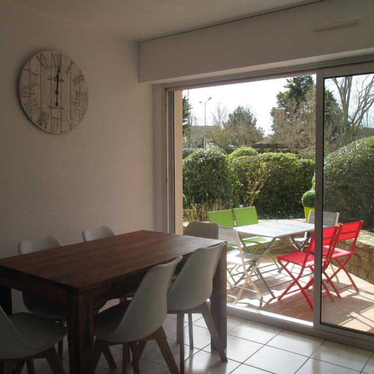Appartement rénové 1 chambre ,rez de jardin,belle terrasse,proche plages,Carnac 2025-00427 - Appartement 2 Chambres - 17