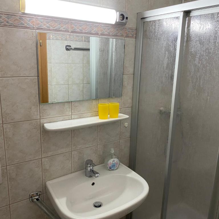 Appartements Schitter - Apartment with Shower - 10