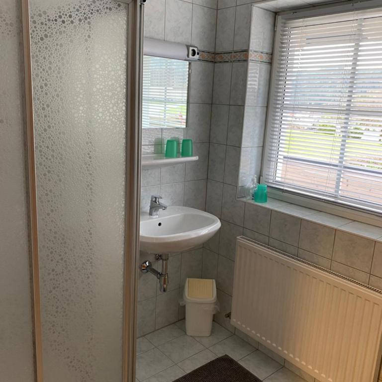 Appartements Schitter - Two-Bedroom Apartment with Shower - 7