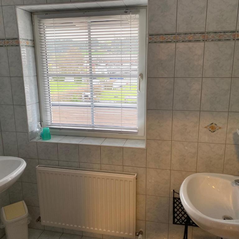 Appartements Schitter - Two-Bedroom Apartment with Shower - 9