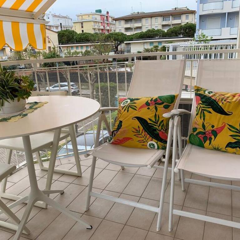 Suite bianca fronte mare - Appartamento con 1 Camera da Letto - 11