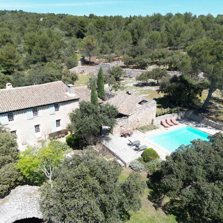 Mas traditionnel à Gordes en pleine nature - Five-Bedroom House - 69