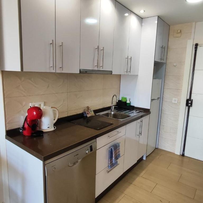 Benalbeach Excellent studio with good views - One-Bedroom Apartment - 8