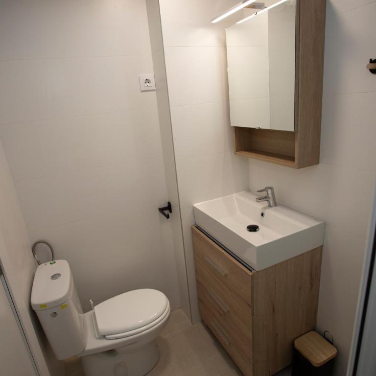 Residencia Universitaria Resa Colegio de Cuenca - Familienstudio - 1