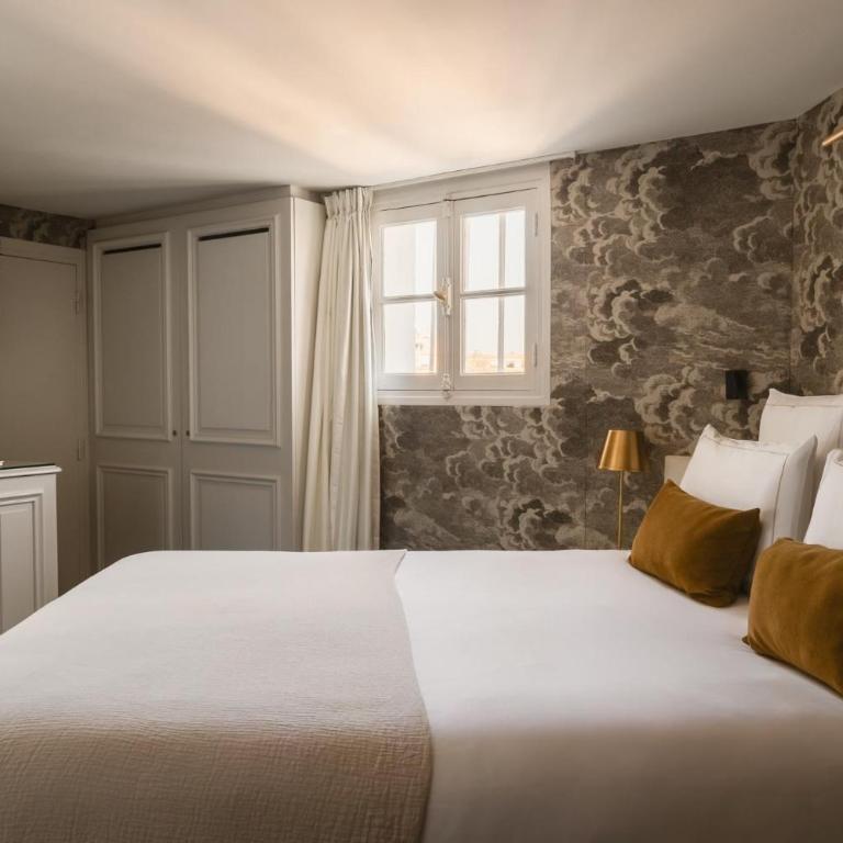 Hôtel Bourgogne & Montana - Chambre Classique - 3