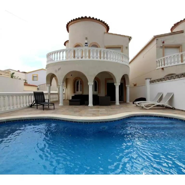 Grande villa familiale avec piscine, près plage et canaux - Villa - 1