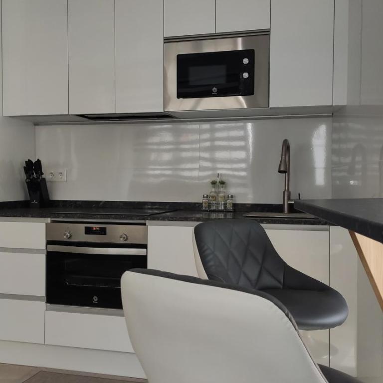 Entrepuertos - One-Bedroom Apartment - 11