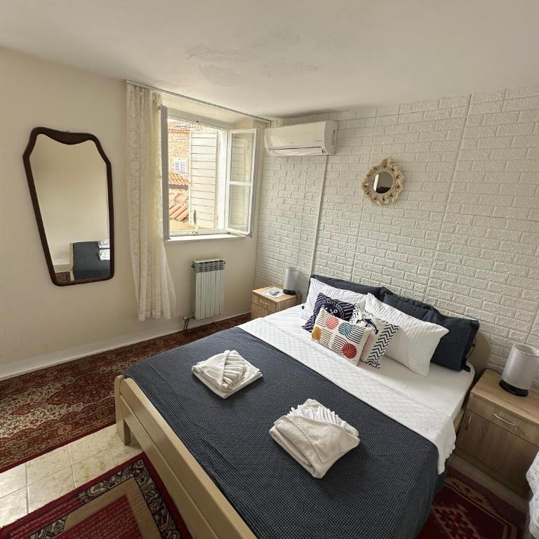 Beatrix Suites - Deluks Dvokrevetna Soba sa Bračnim Krevetom - 6