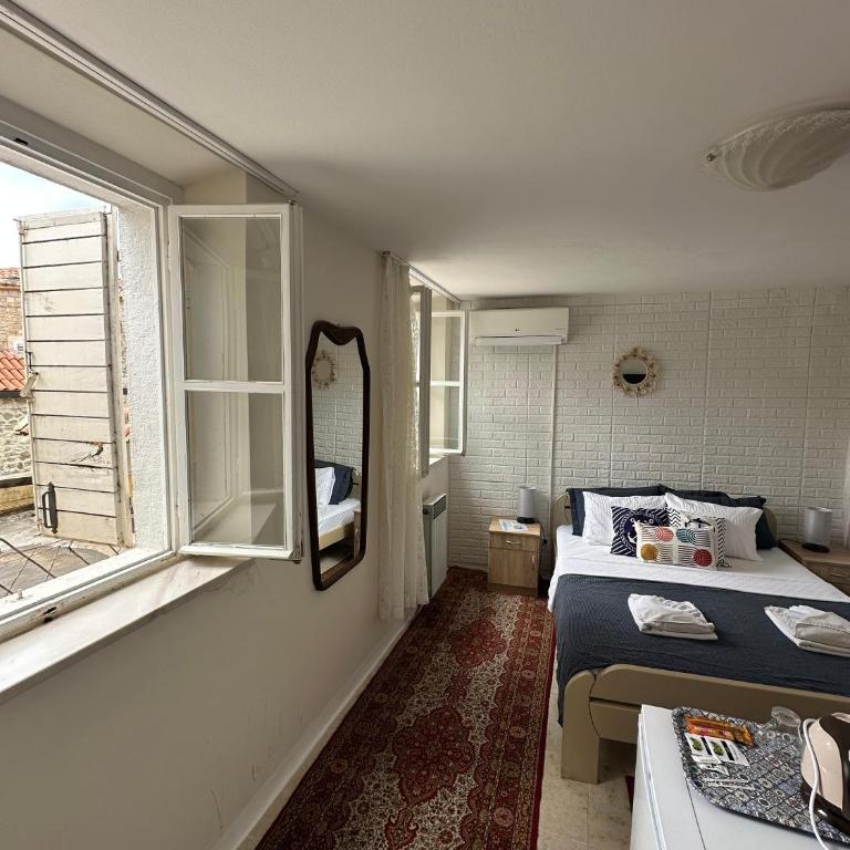 Beatrix Suites - Deluks Dvokrevetna Soba sa Bračnim Krevetom - 7