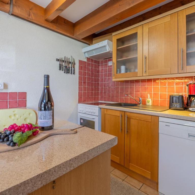 Corniche B21 Apartment - Snow and Trek - Morzine - Two-Bedroom Apartment with Mountain View - 10