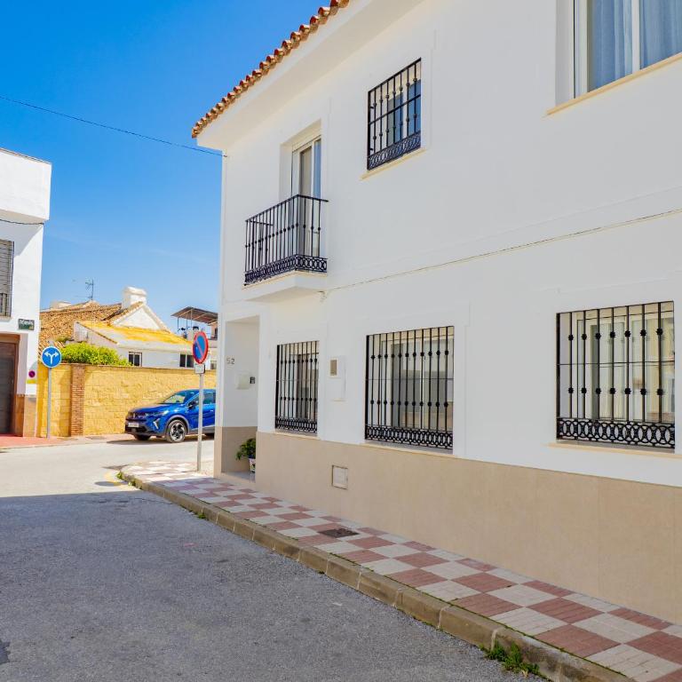 Cubo's La Perla Town Center House - Vacation Home - 5