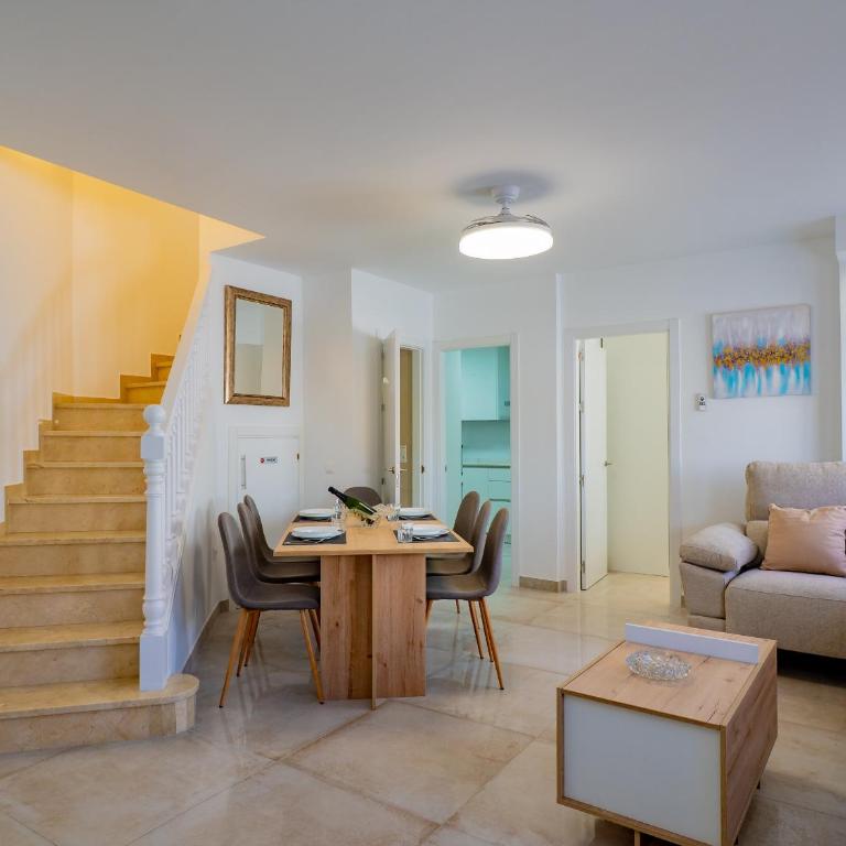 Cubo's La Perla Town Center House - Vacation Home - 11
