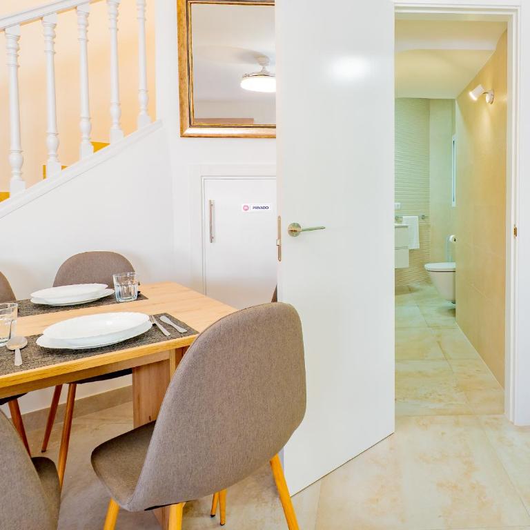Cubo's La Perla Town Center House - Vacation Home - 12