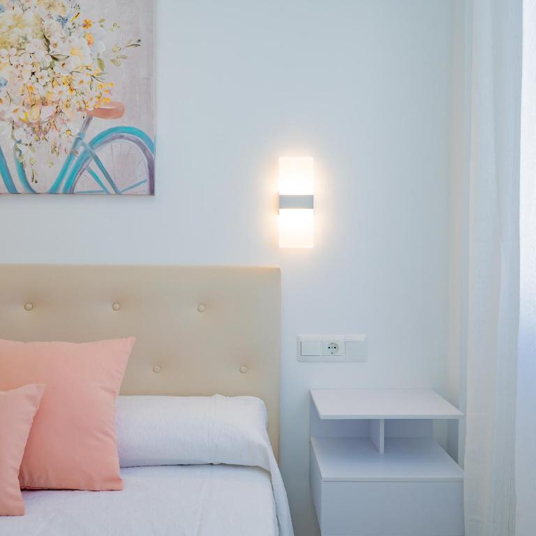 Cubo's La Perla Town Center House - Vacation Home - 21