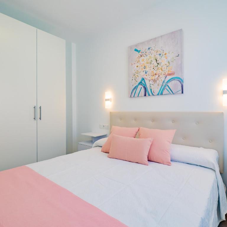 Cubo's La Perla Town Center House - Vacation Home - 24