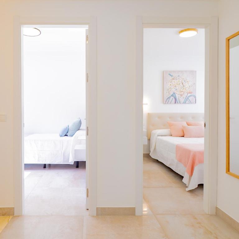 Cubo's La Perla Town Center House - Vacation Home - 27