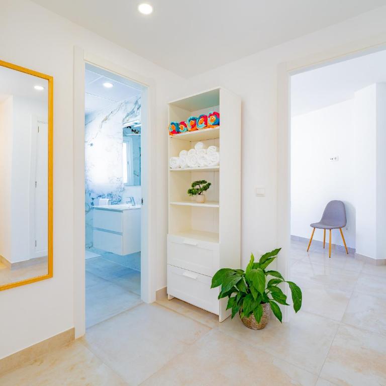 Cubo's La Perla Town Center House - Vacation Home - 28