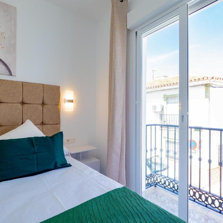 Cubo's La Perla Town Center House - Vacation Home - 33