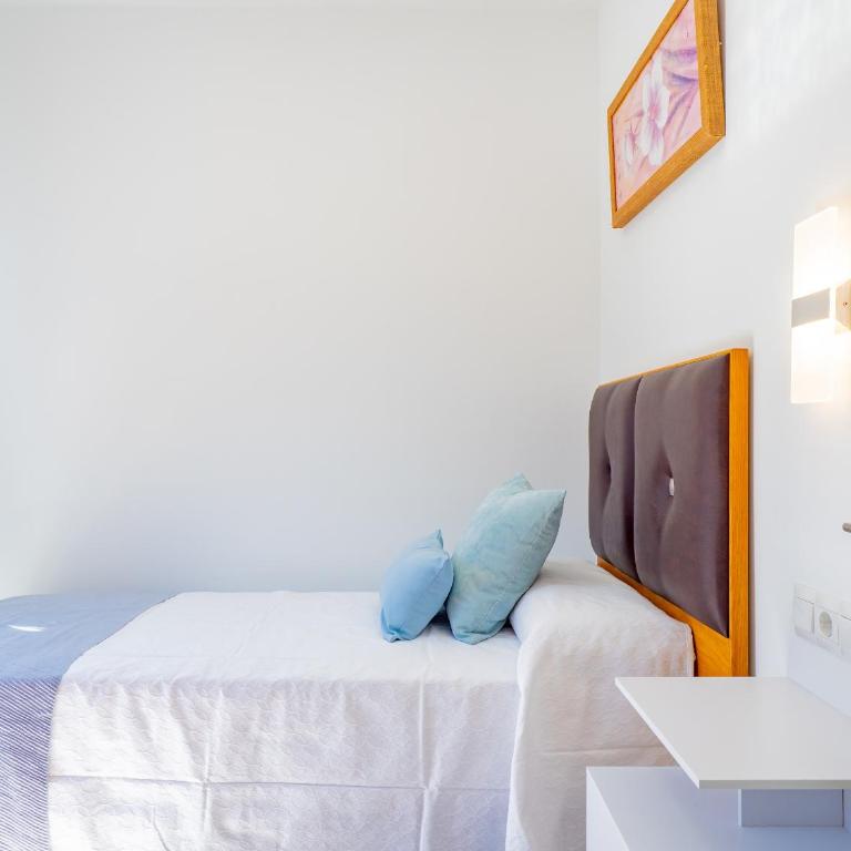 Cubo's La Perla Town Center House - Vacation Home - 40