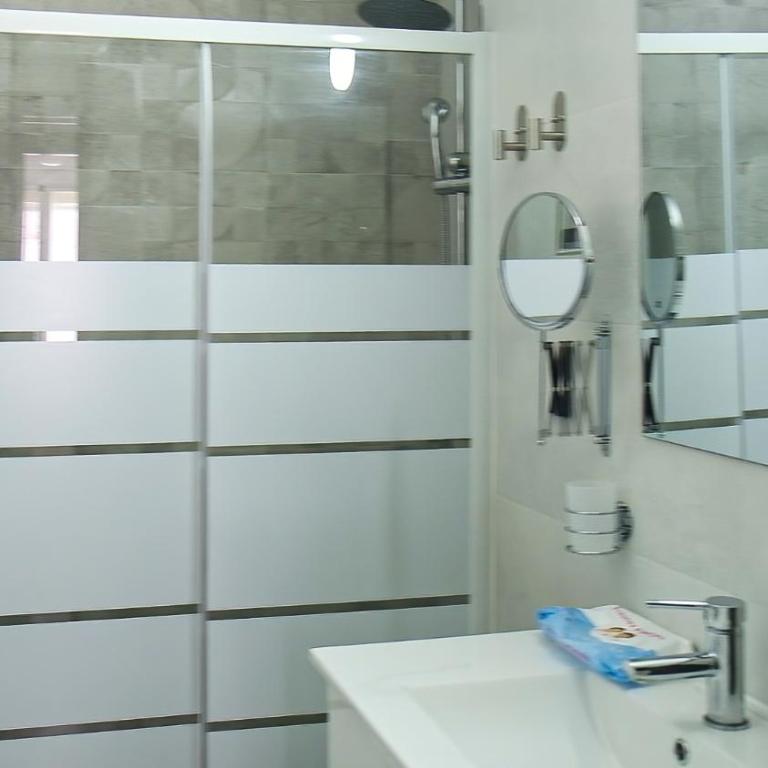 Apartalux Paraíso Azul - Three-Bedroom Apartment - 4