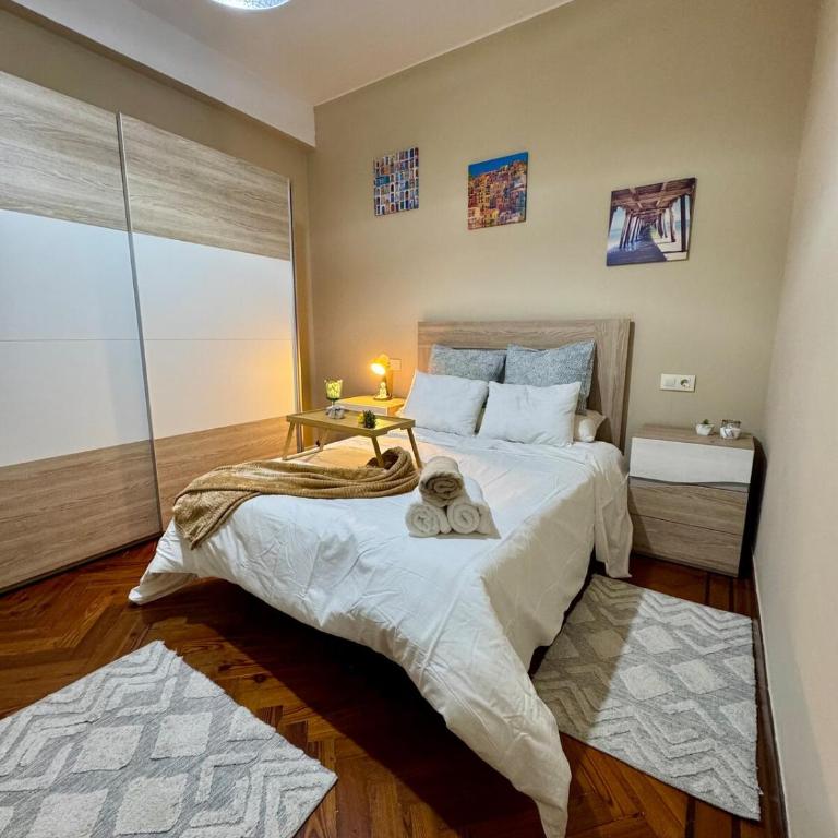 Centro Peatonal 5 Habitaciones con Balcón - Apartment mit 5 Schlafzimmern - 77
