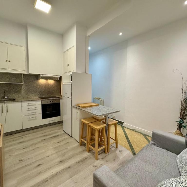 Centro Peatonal 5 Habitaciones con Balcón - Apartment mit 5 Schlafzimmern - 100