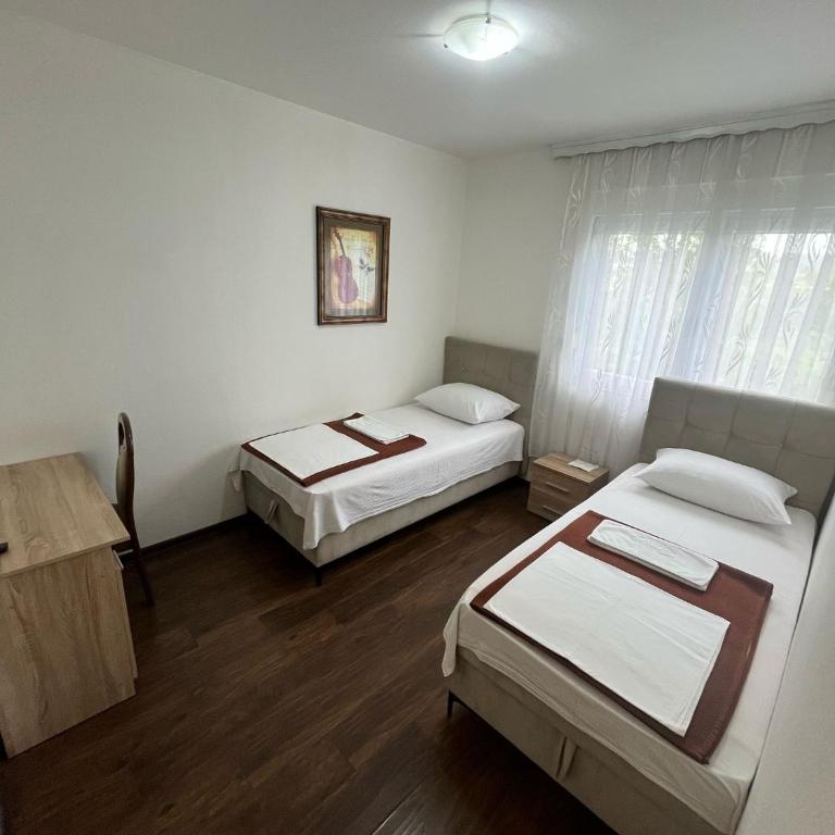 Motel Aura - Double or Twin Room - 4