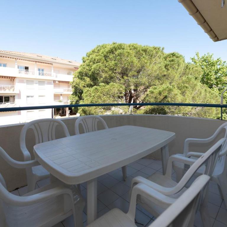 Appartement T2 avec piscine et parking, 700m plage, 4-6 pers. - FR-1-803-93 - Appartement - 3