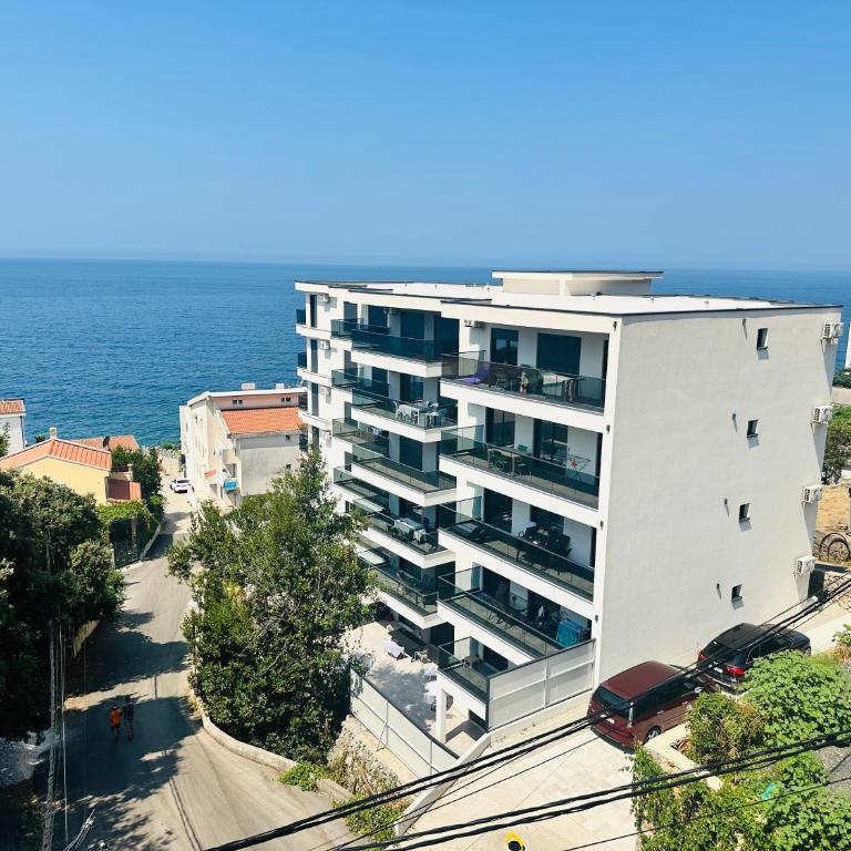 Mellas Premium Apartment - Two-Bedroom Apartment - 28