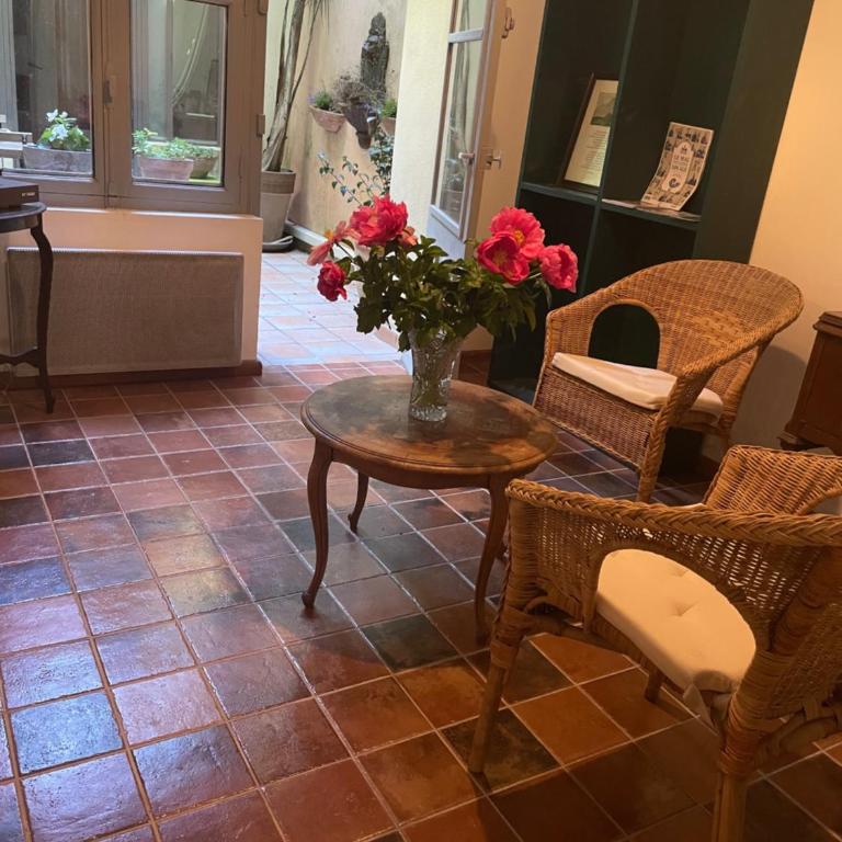 Logement clim et patio centre remparts - Doppelzimmer - 8