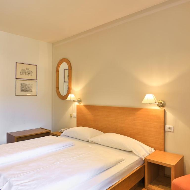 Hotel Sparerhof - Dreibettzimmer - 13