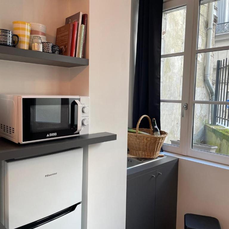 La Petite Jeannette Studio - One-Bedroom Apartment - 10